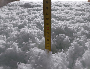 Zateplení stropu zděného rodinného domu pomocí foukané izolace